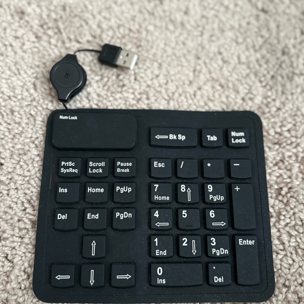 Flexible USB Numeric Keypad – Portable, Waterproof, and Easy to Use!